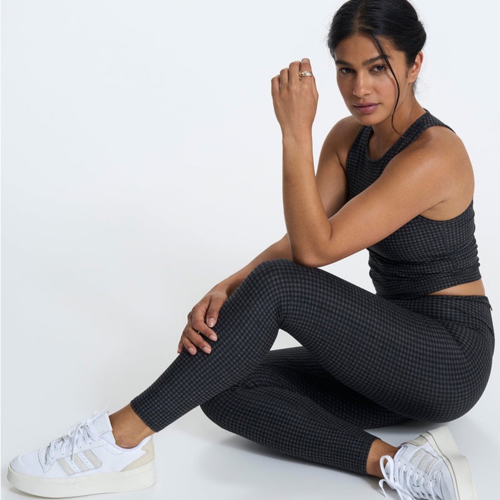 NWT VUORI CLEAN ELEVATION LEGGINGS — CHARCOAL HEATHER GREY